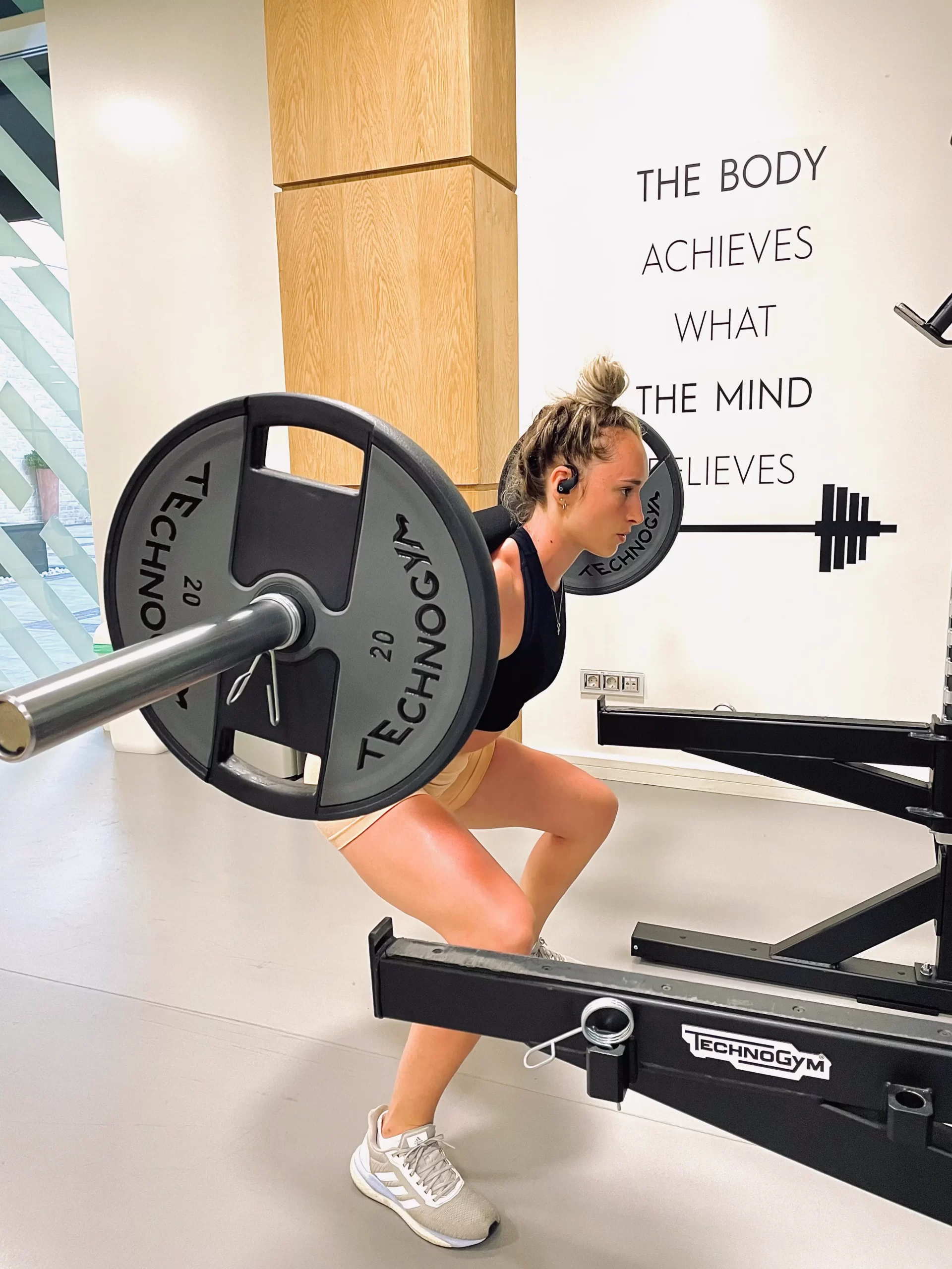 tania-kohlantha-dieteticienne-squat